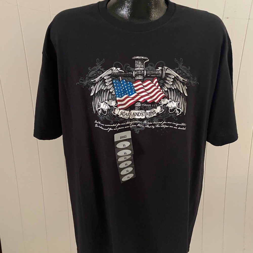 Black XL tee shirt.